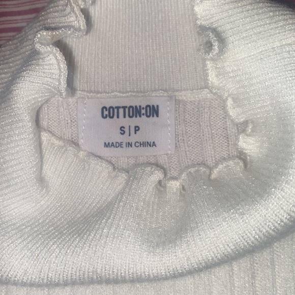 Turtle neck . - Picture 3 of 4